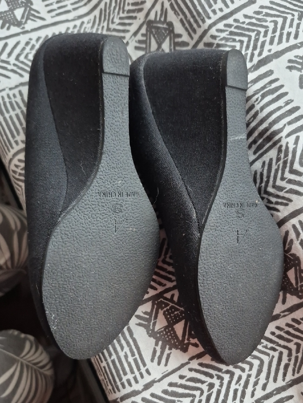 Size 8 Elegant Black Hidden Wedge Pumps Canvas by Ardene